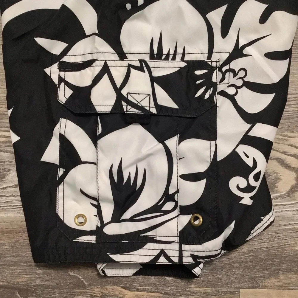 Old Navy Black and White Floral Board Shorts Mesh Lining Medium